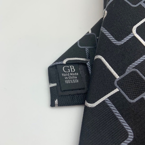 Set of Two Geoffrey Beene Geometric Pattern 100% Silk Men's Ties - Picture 5 of 7